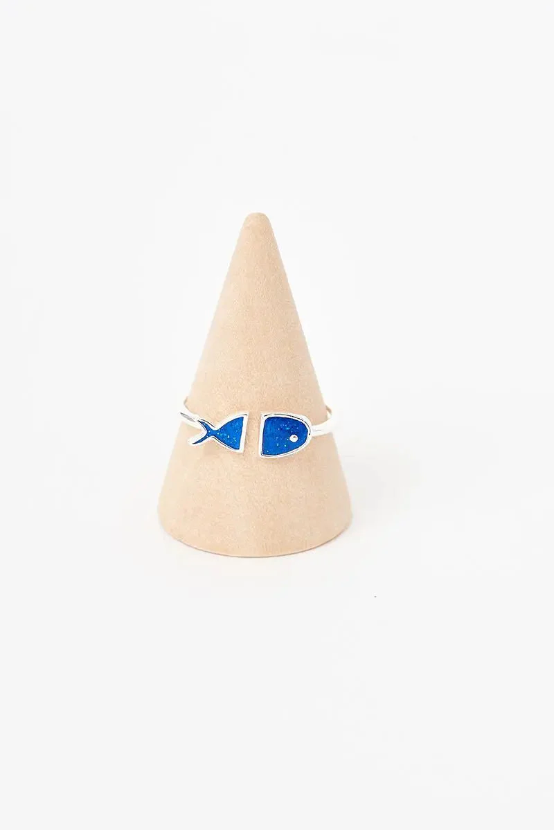 Anillo ajustable de plata con detalle en pez azul – Image 3