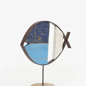 Pez de madera y metal