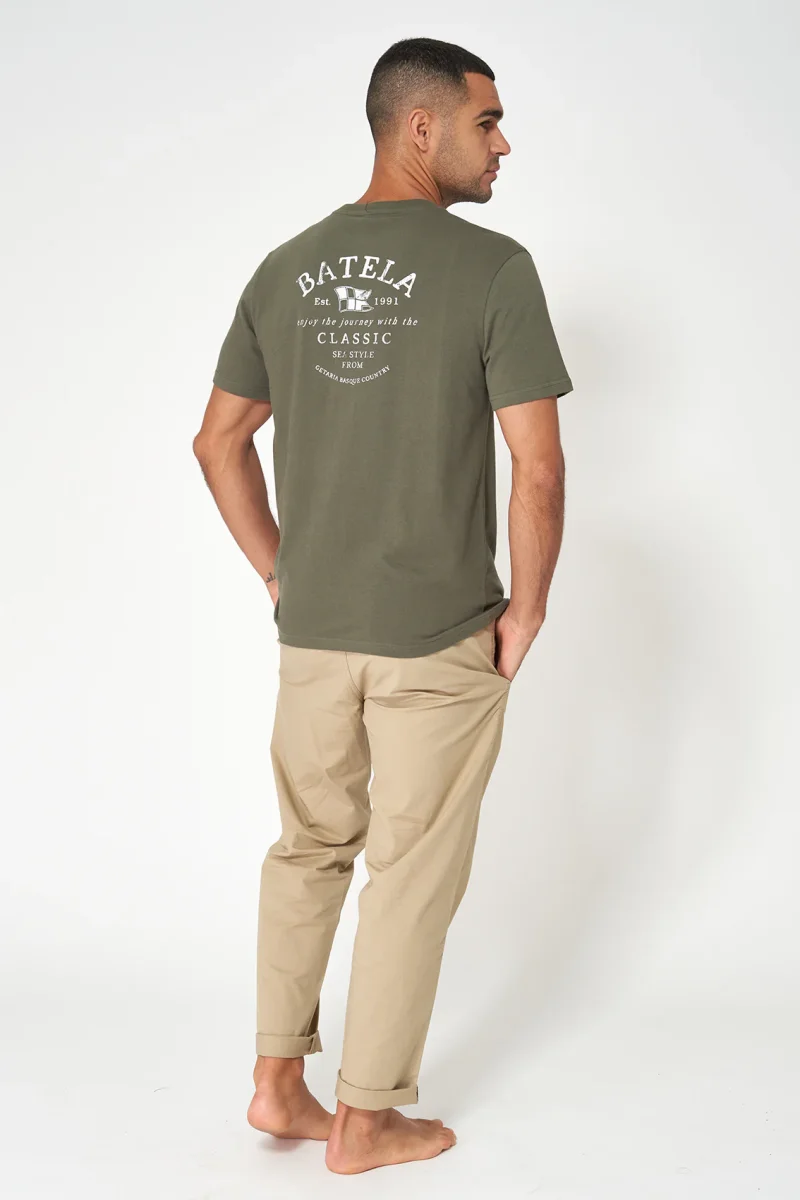 Camiseta de algodón con logo en la espalda – Image 3