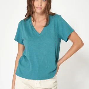 Camiseta flamé manga corta y escote pico