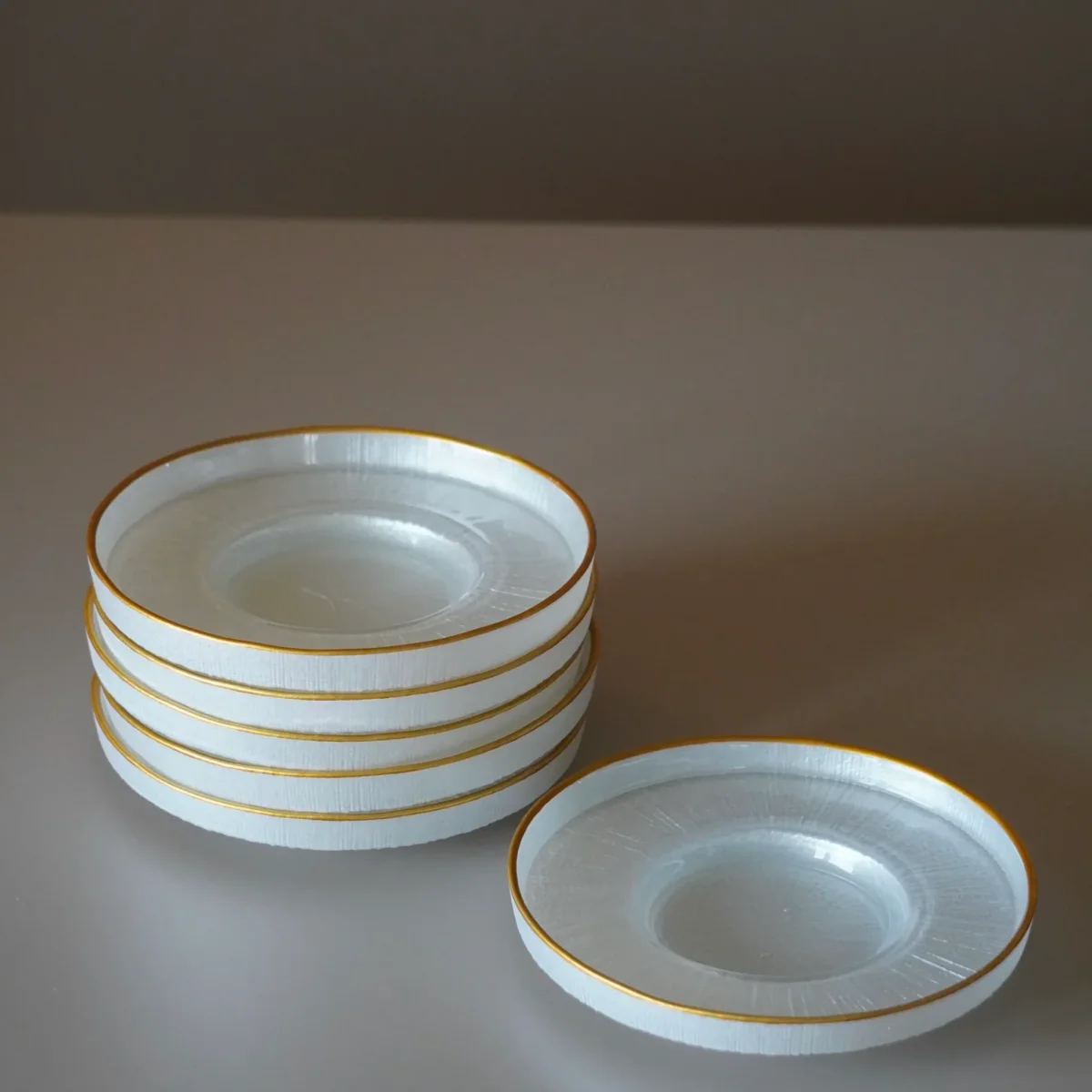 BRICARD LOT DE 6 DESSOUS DE VERRE BLANC PERLE BORDURE GOLD – Image 4