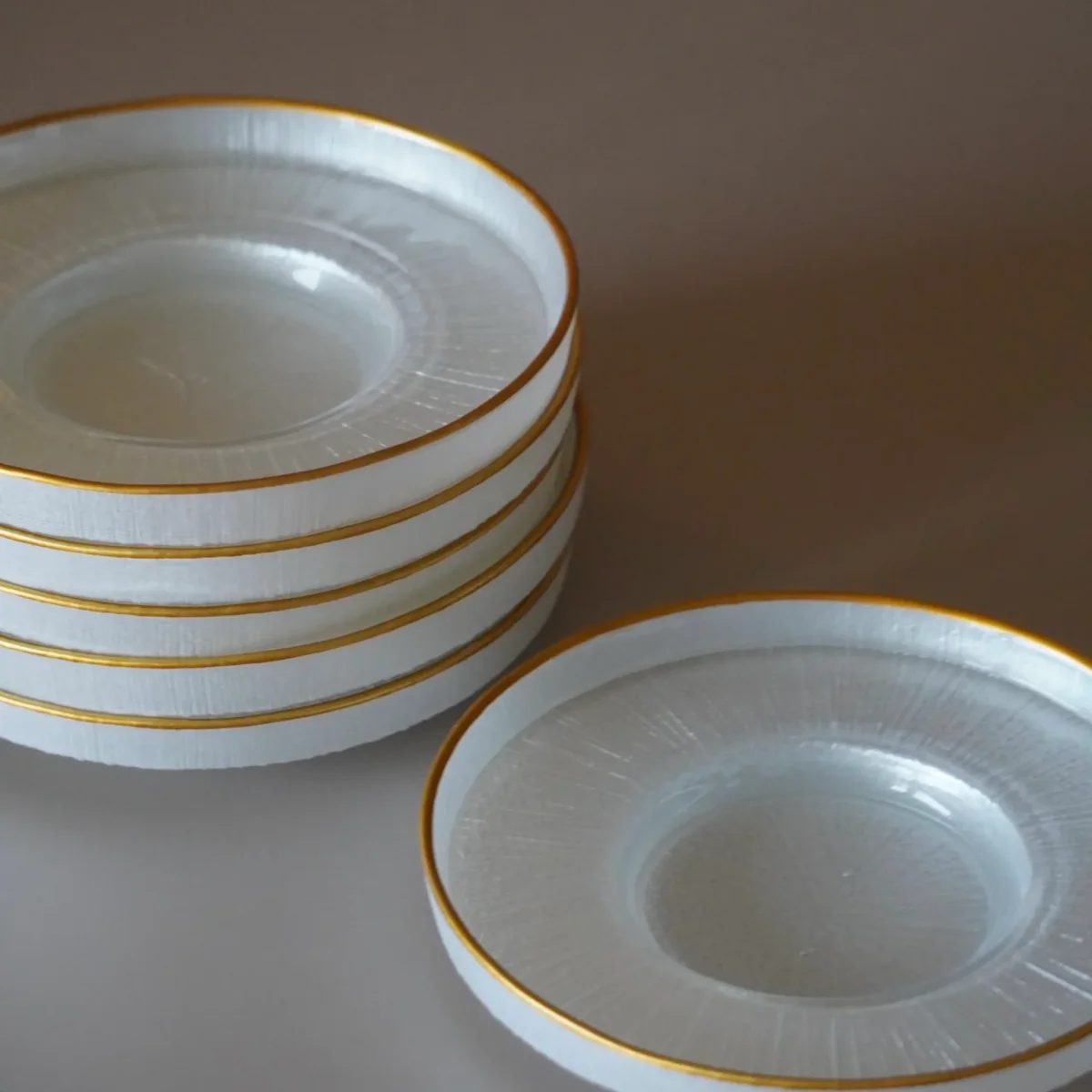 BRICARD LOT DE 6 DESSOUS DE VERRE BLANC PERLE BORDURE GOLD – Image 5