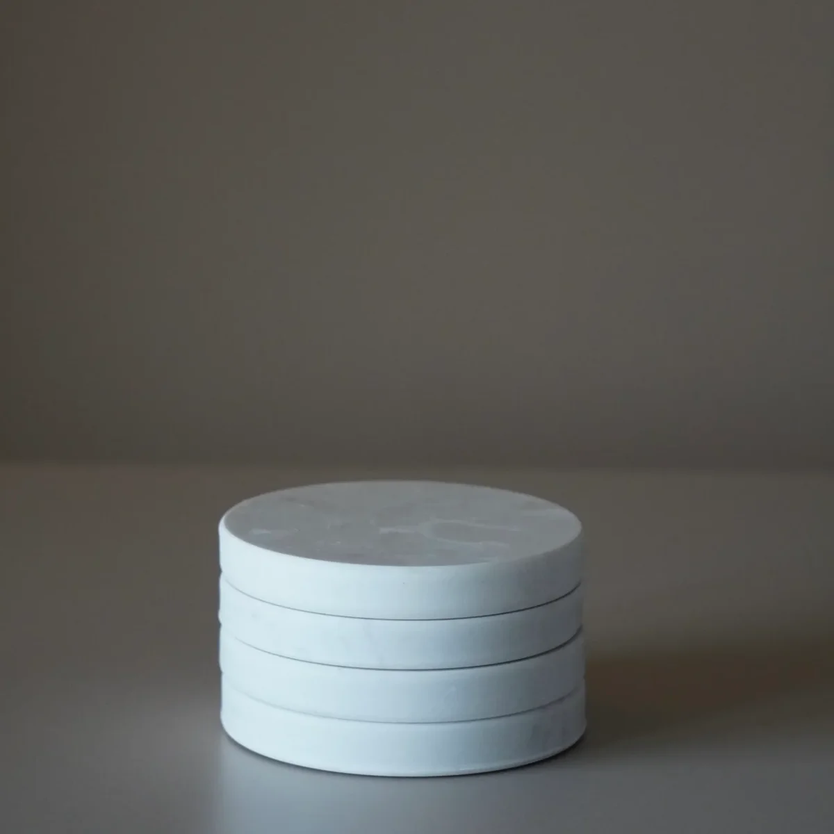 BRICARD LOT DE 4 DESSOUS DE VERRE EN MARBRE BLANC – Image 3