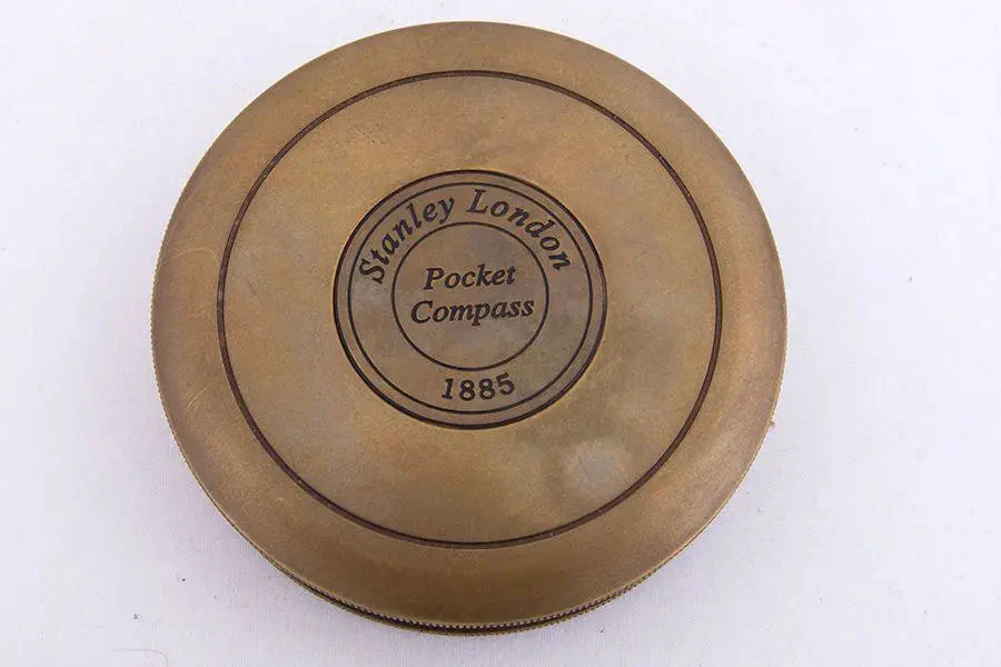 Brújula de latón en estuche de cuero – Image 5