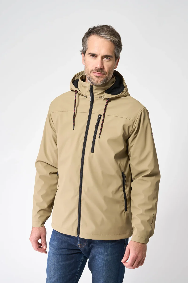 Cazadora o chubasquero con forro