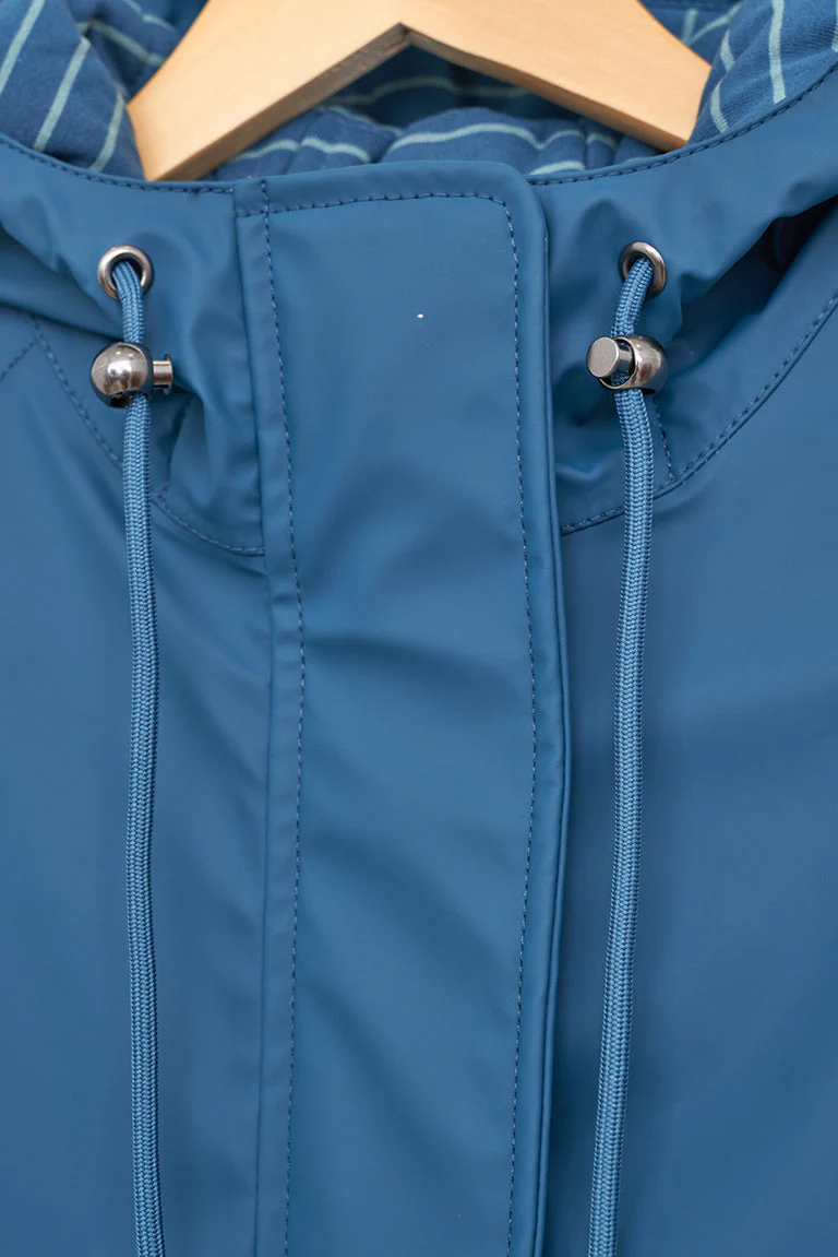 Chubasquero con forro a rayas – Image 7