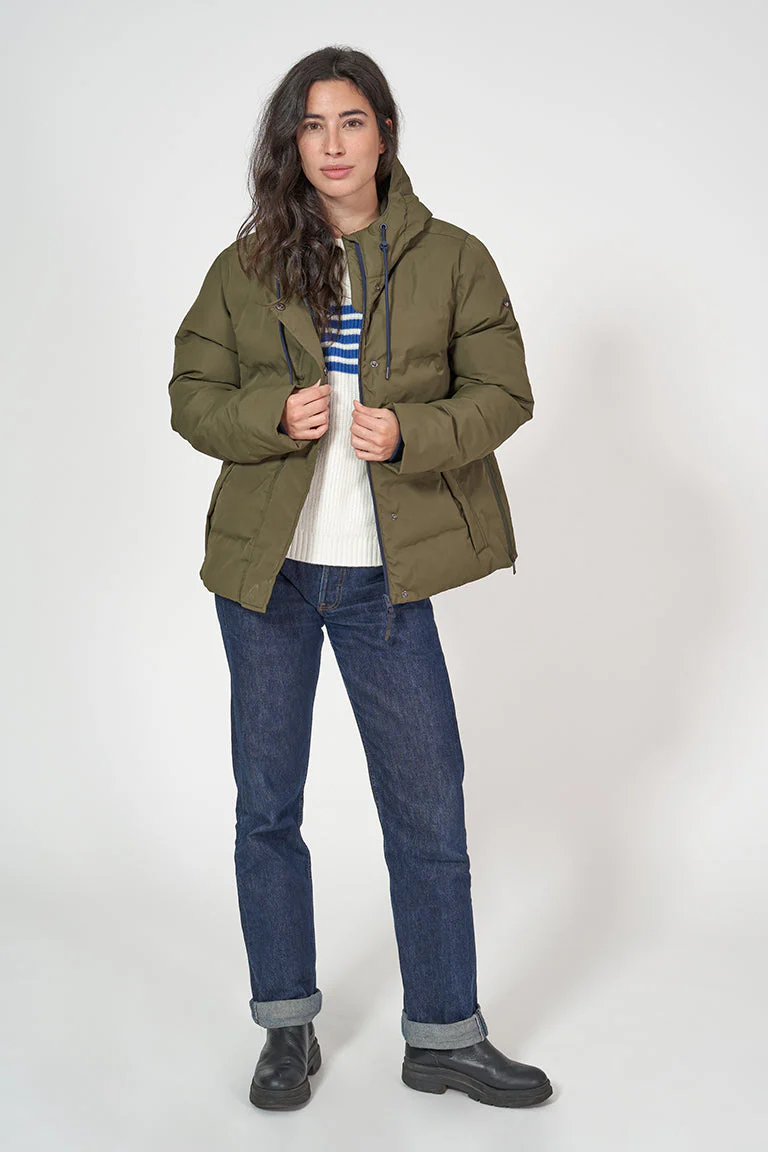 Chubasquero impermeable puffy con capucha