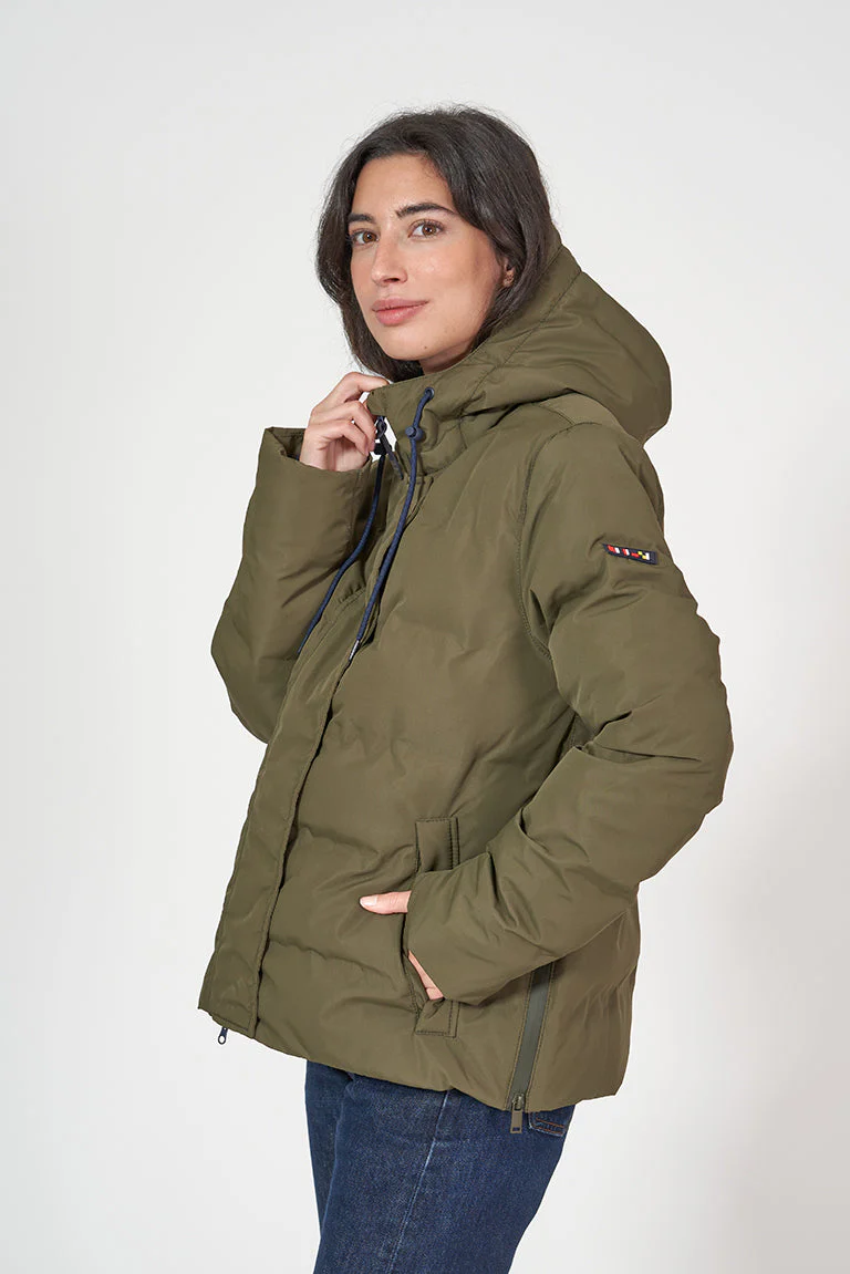 Chubasquero impermeable puffy con capucha – Image 3