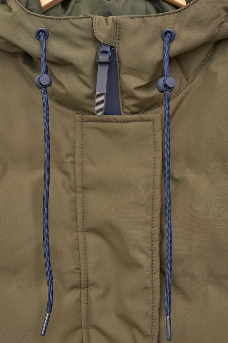 Chubasquero impermeable puffy con capucha – Image 7