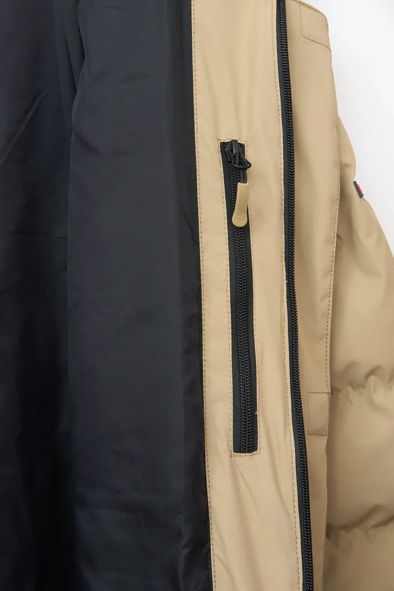 Abrigo puffy o chubasquero impermeable – Image 6