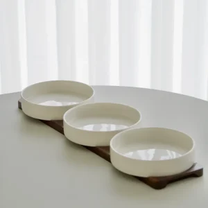 PLATEAU A MEZZE EN ACACIA ET PORCELAINE