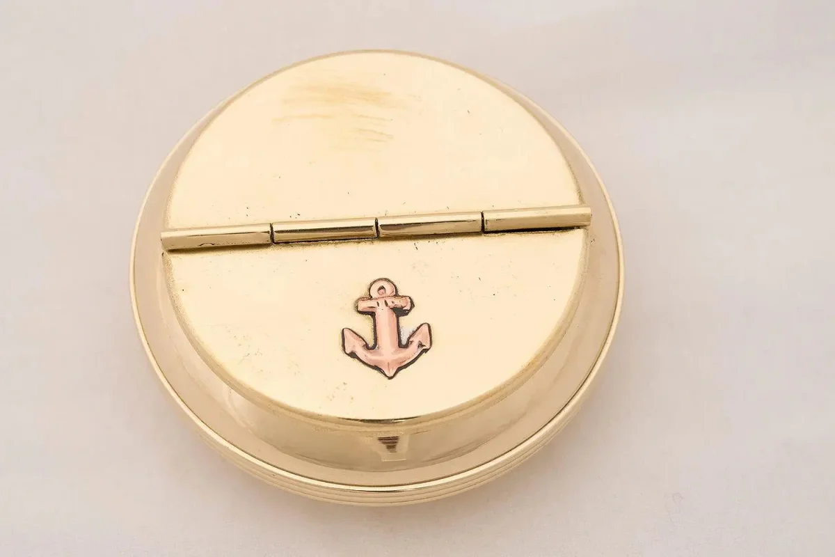 Cenicero de latón - D667 – Image 4