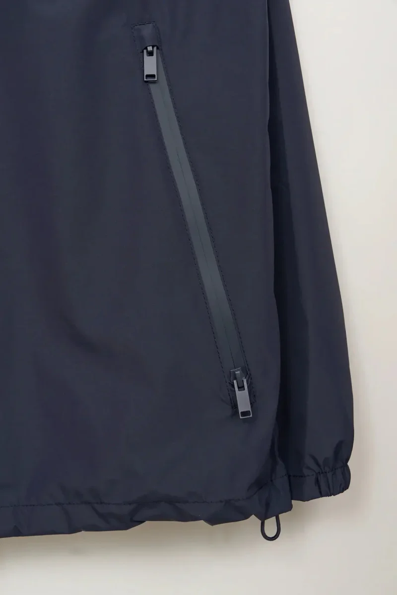 Chubasquero o cortavientos LATITUDE 100% impermeable. – Image 8