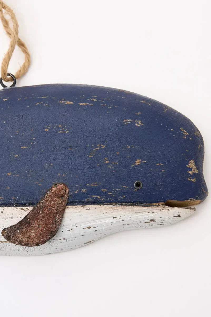 Colgante de madera con forma de ballena – Image 4
