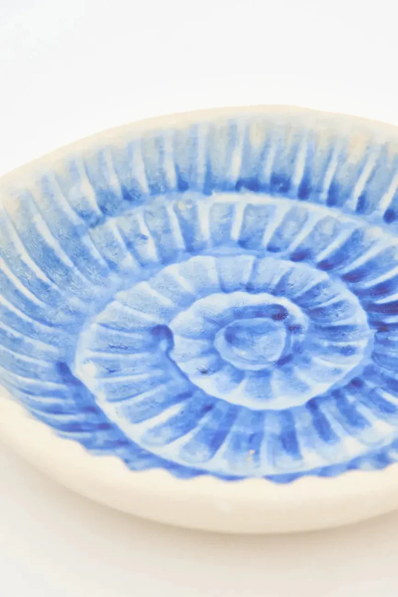 Cuenco con caracola azul pintada grande – Image 3
