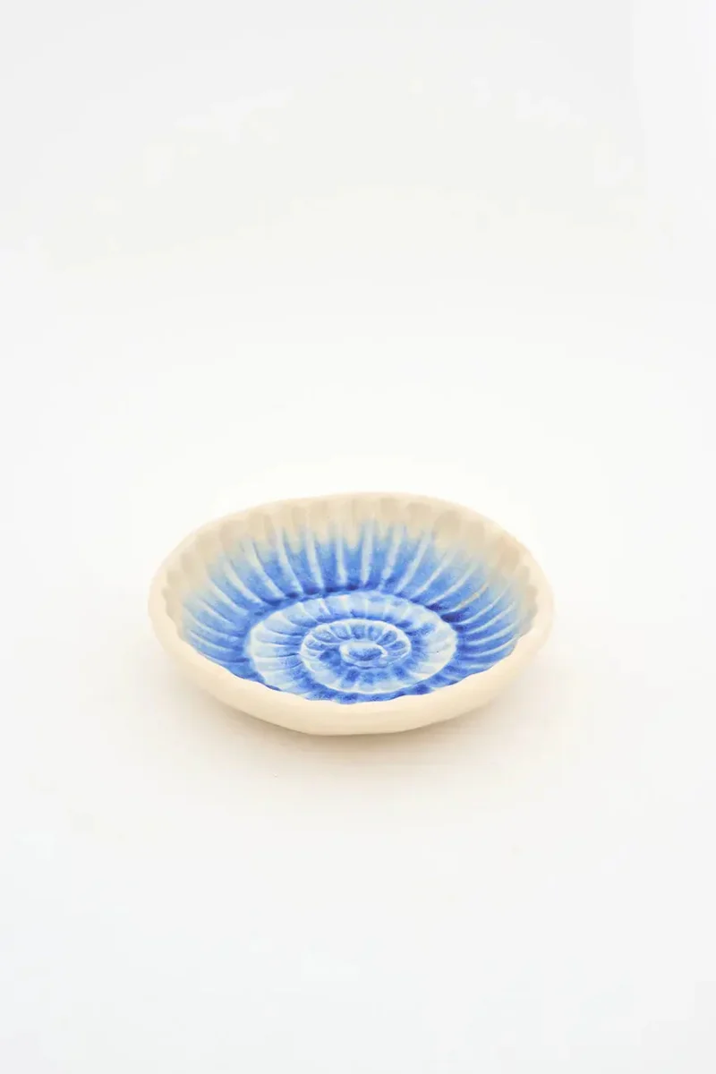 Cuenco con caracola azul pintada mediano