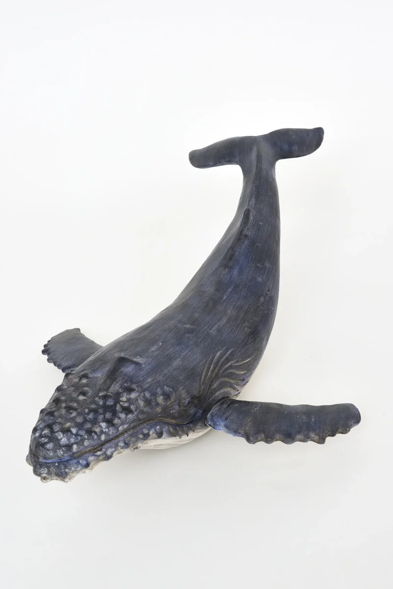 Ballena decorativa de resina – Image 3