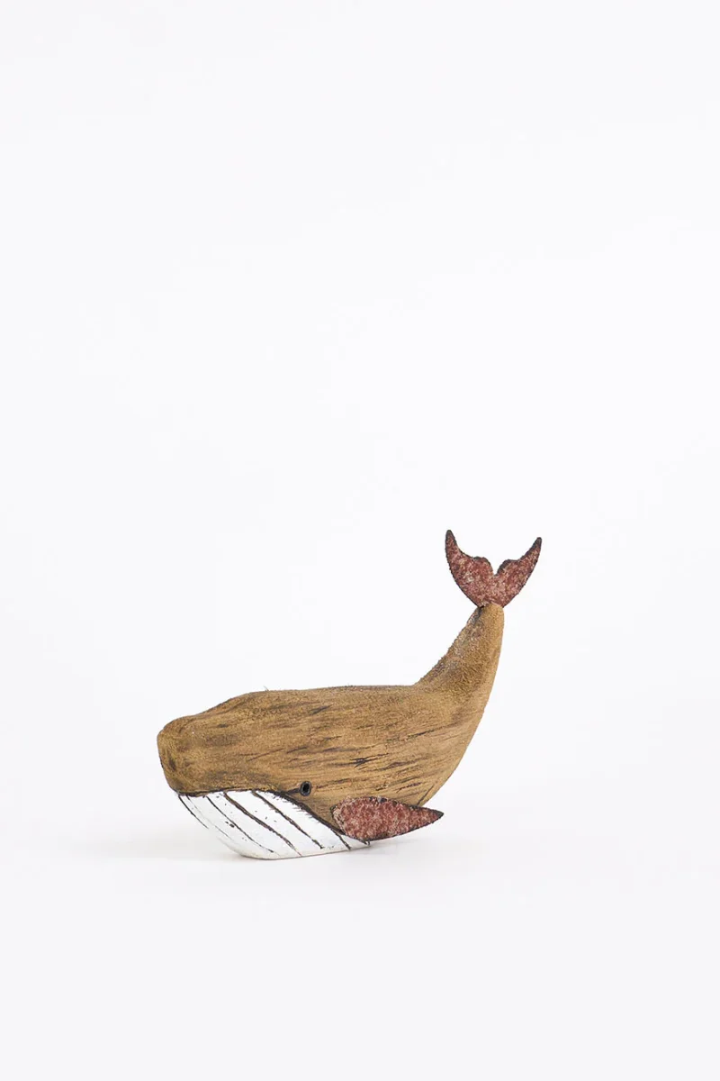 Pequeña ballena de madera con toque envejecido – Image 2