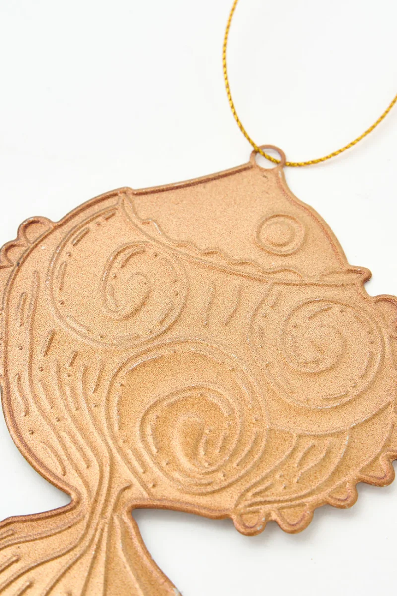 Colgante navideño pez de hojalata dorada – Image 3