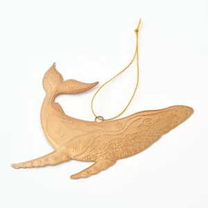 Colgante navideño ballena de hojalata dorada