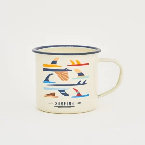 Mug mediana con tablas de surf en metal
