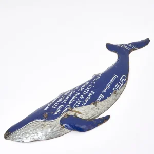 Ballena decorativa de metal reciclado