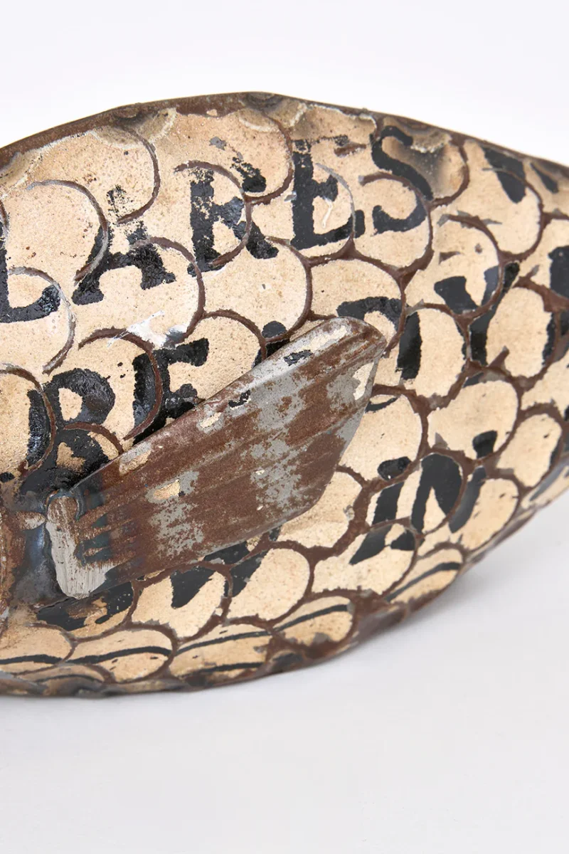 Pez decorativo envejecido de metal reciclado – Image 4