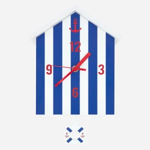 Reloj de madera con forma de cabaña de playa