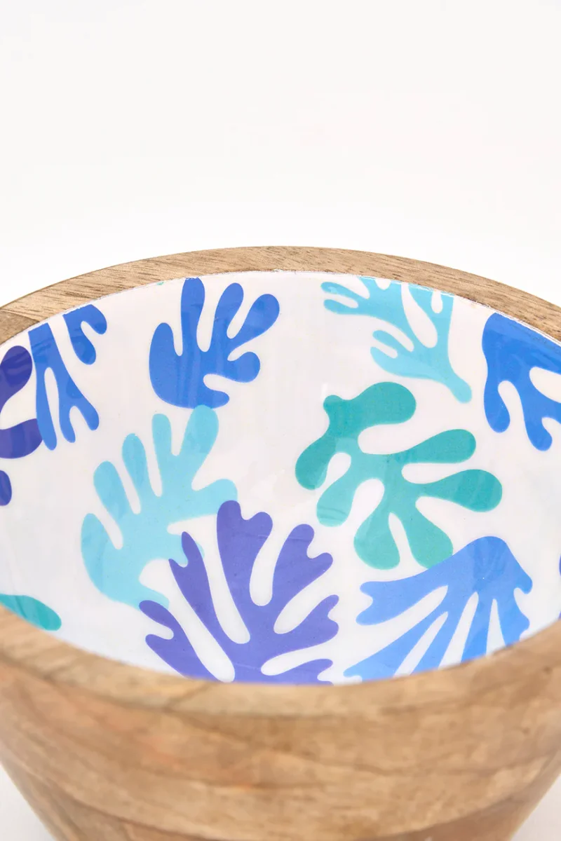 Bol pequeño de madera con un coral pintado en el interior – Image 5
