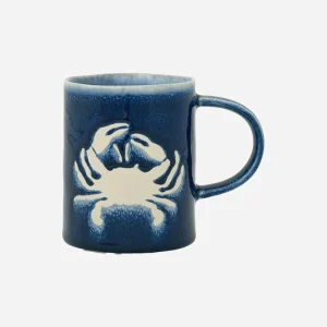Taza de gres azul marino con cangrejo