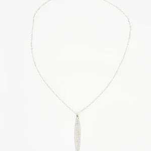 Collar de metal con forma de pez