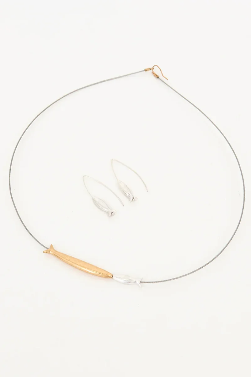 Pendientes de metal con forma de pez – Image 4