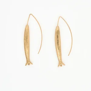 Pendientes de metal dorado con forma de pez