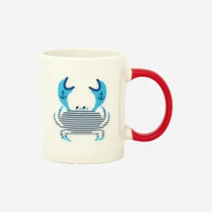 Taza con un cangrejo pintado