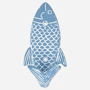 Colgador de metal con forma de pez