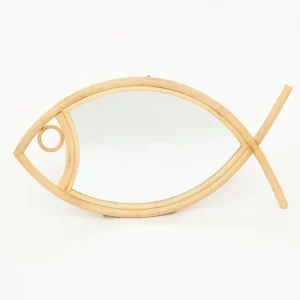 Espejo de ratán con forma de pez