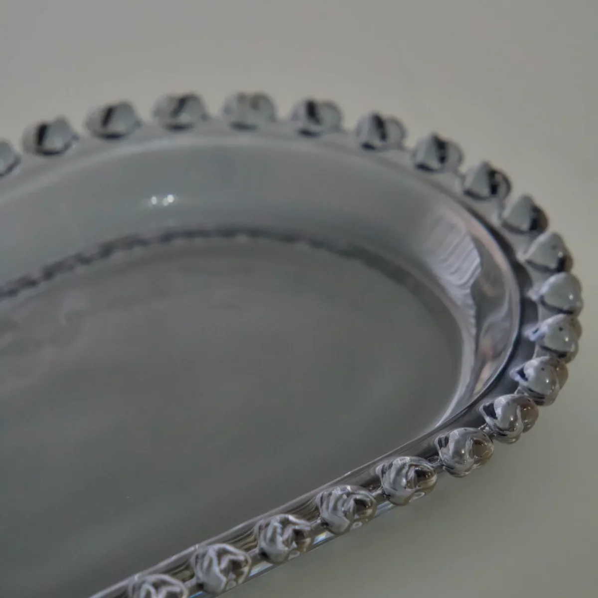 KARACA PLAT OVALE EN VERRE GLORY ANTHRACITE 25CM – Image 4