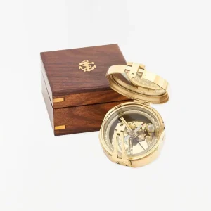 Brújula de latón con espejo - D650