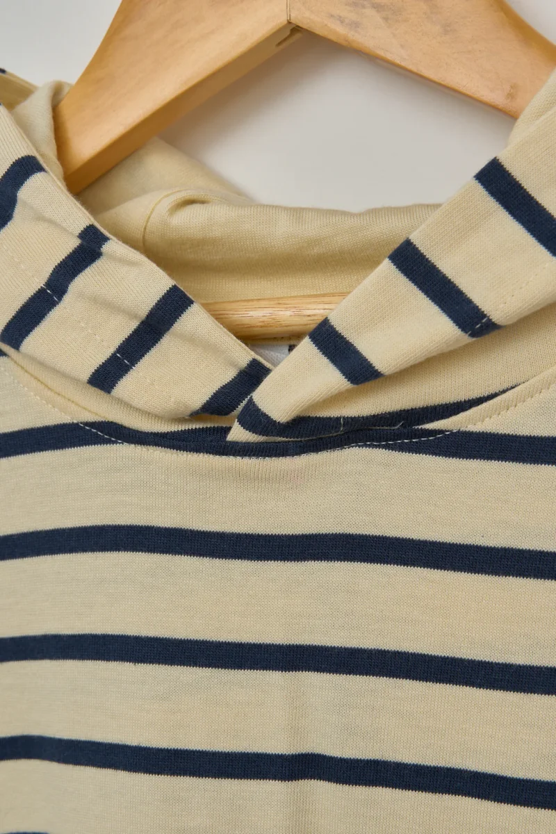 Camiseta a rayas manga larga y capucha – Image 5