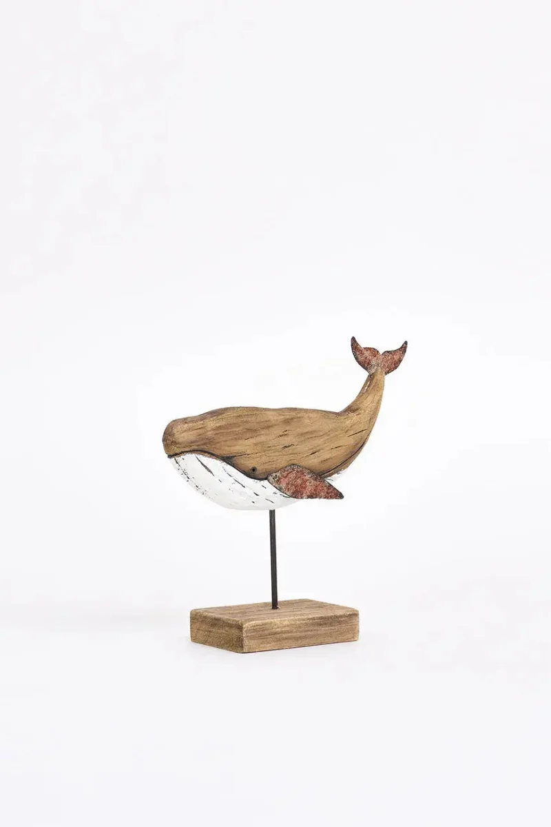 Pequeña ballena de madera envejecida con base