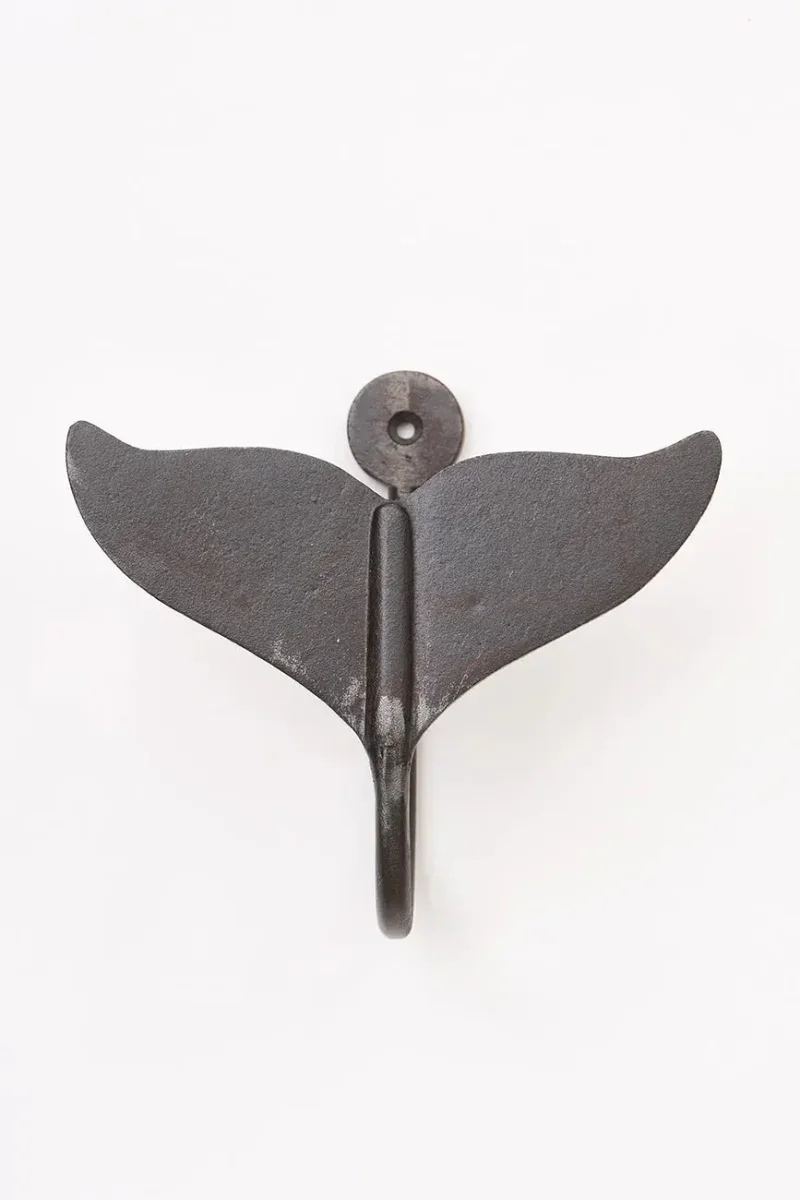 Perchero de metal con forma de cola de ballena – Image 8