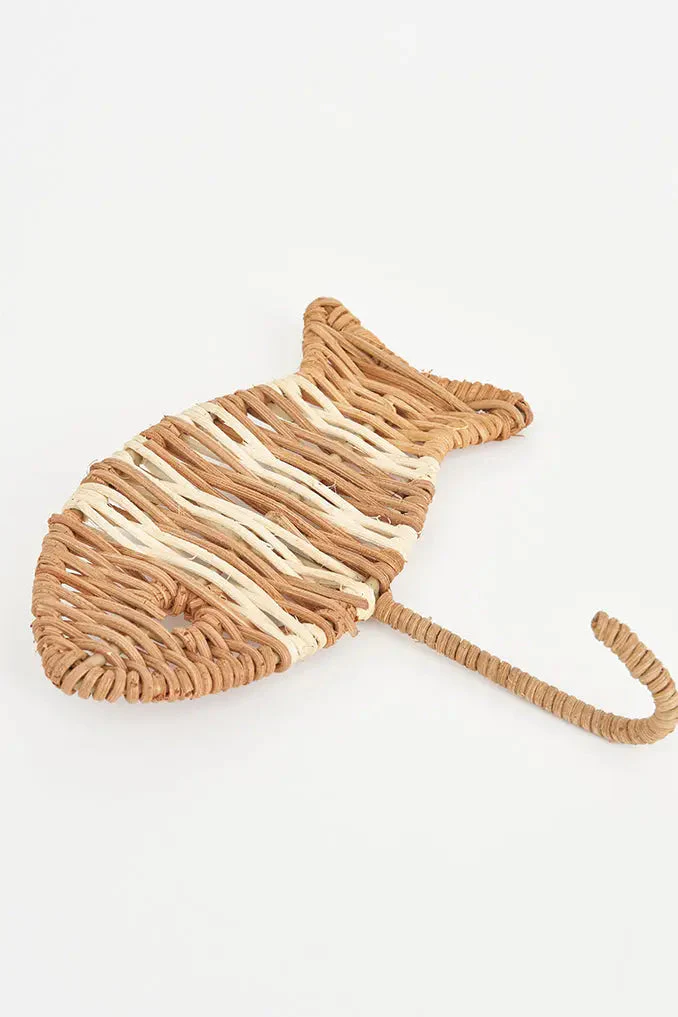 Perchero de ratán forma de pez – Image 4