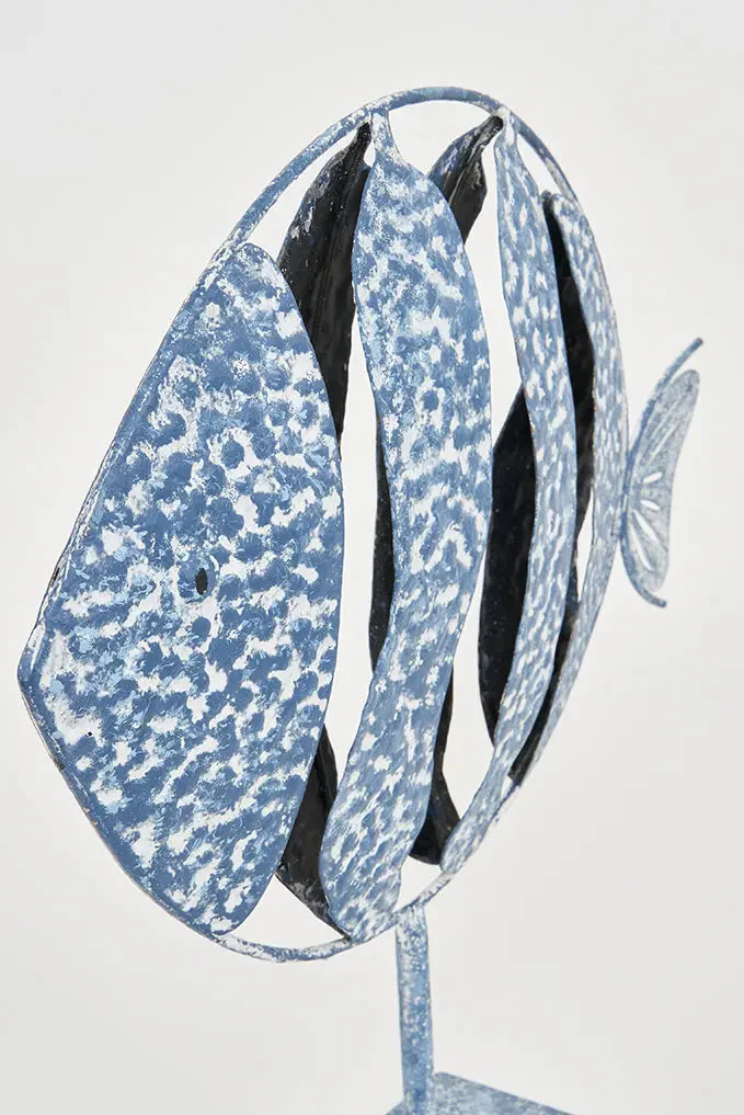 Pez de hojalata con base azul – Image 3