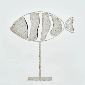 Pez de hojalata con base beis