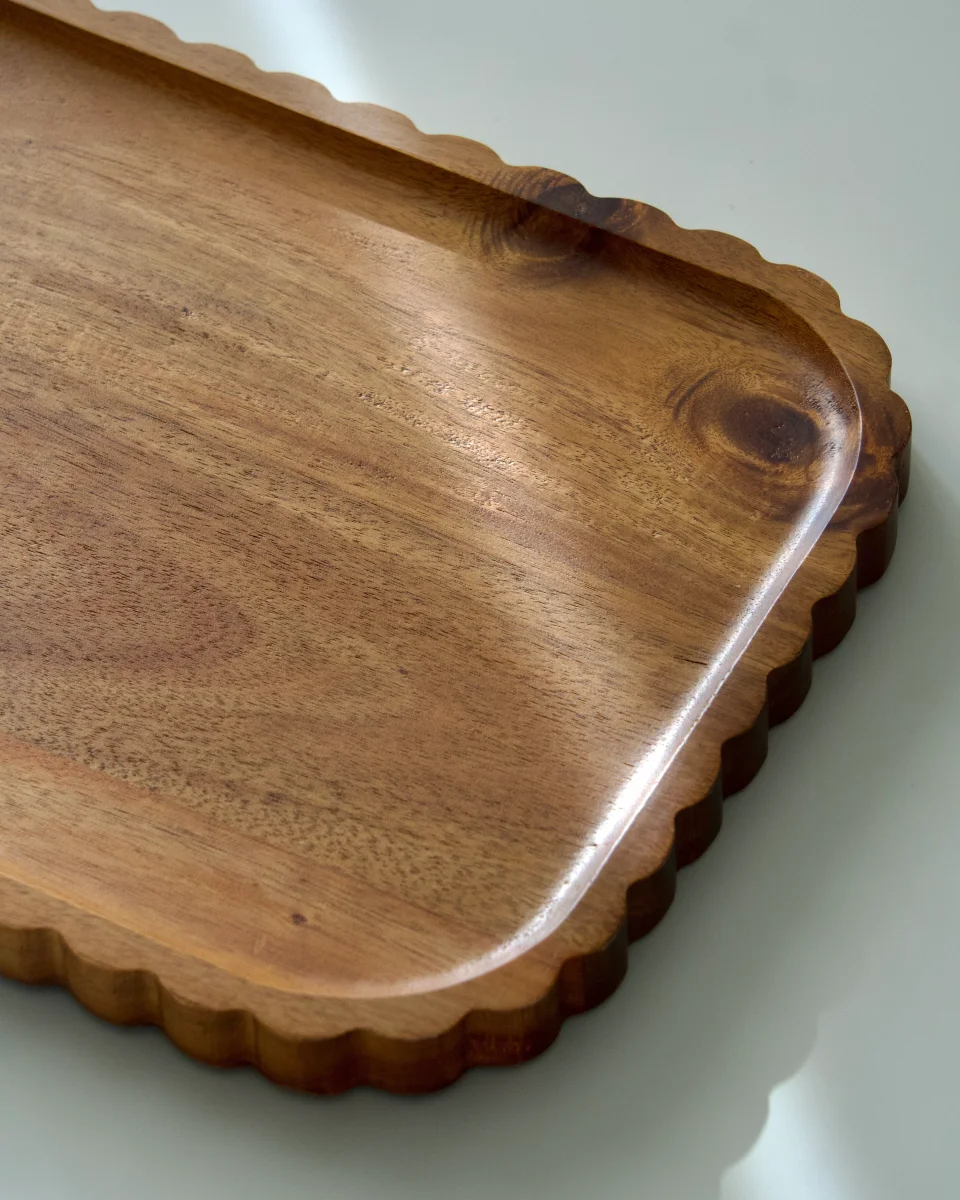 PLATEAU A BORD ONDULÉ EN BOIS D'ACACIA 39X25CM – Image 4