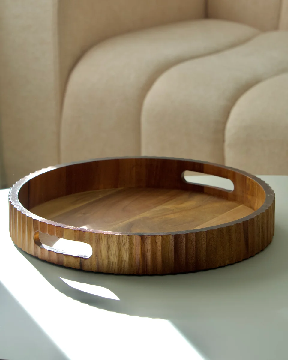 PLATEAU A RAYURES EN BOIS D'ACACIA 35.5CM