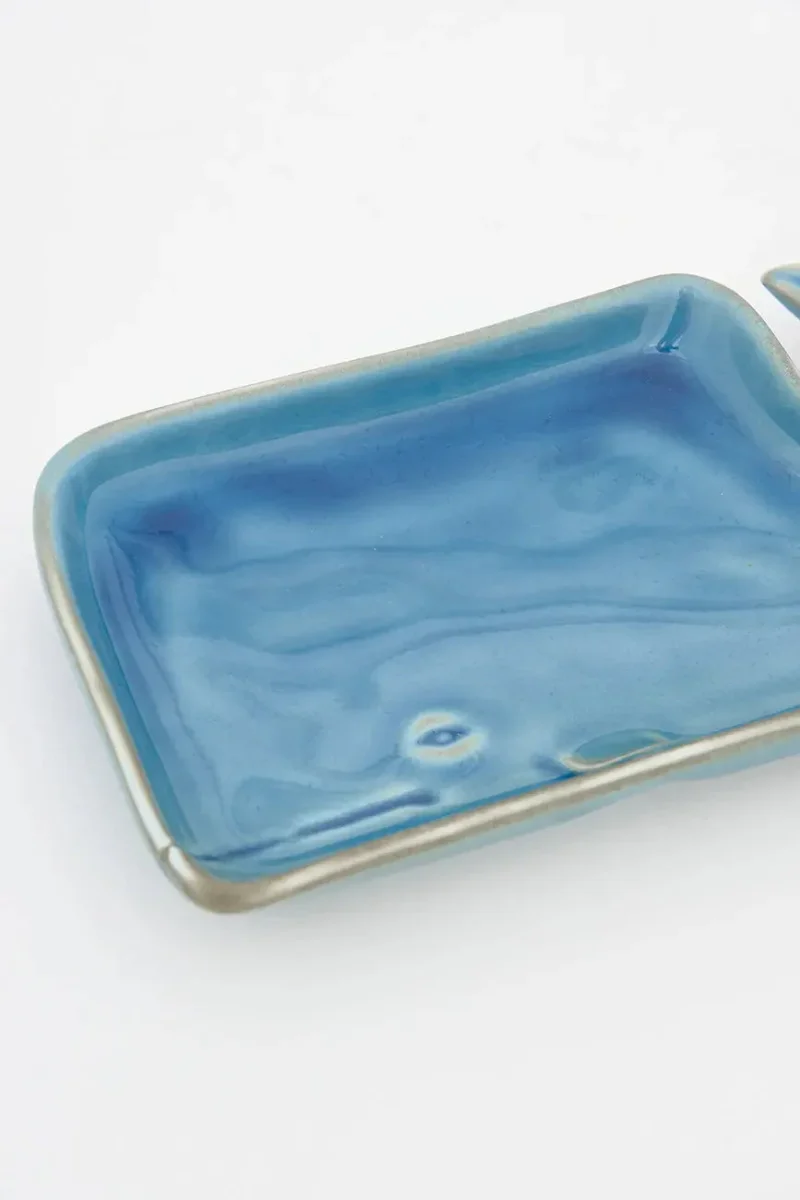 Plato en porcelana forma de ballena azul – Image 4