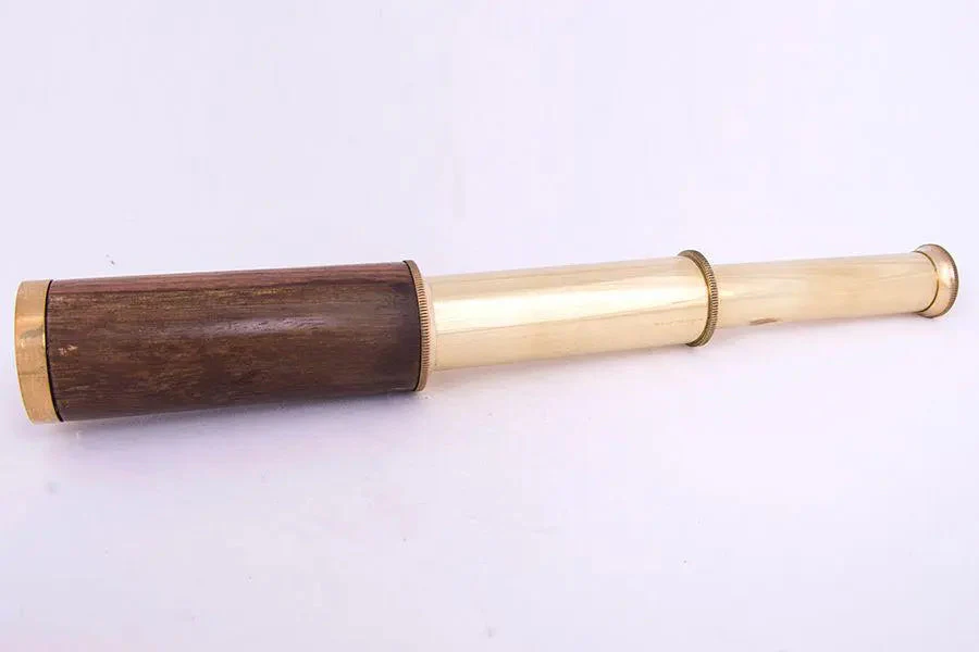 Telescopio de latón y cuero envejecido – Image 6