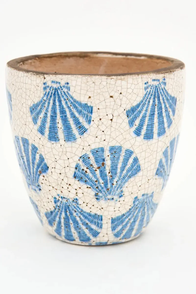 Tiesto pequeño de terracota con conchas azules – Image 6