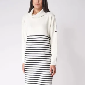 Vestido de lana a rayas de cuello alto